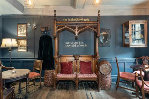 Guy Fawkes Inn Review