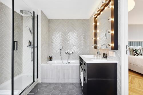H4 Hotel Wyndham Paris Pleyel Resort - Points About Your Stay