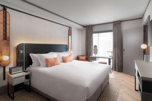 Hart Shoreditch Hotel London, Curio Collection by Hilton - Good To Know