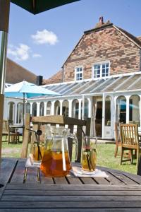 Holiday Inn Ashford Central, an IHG Hotel - Dining and Refreshments