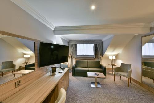 Holiday Inn - Manchester - Oldham, an IHG Hotel - Good To Know