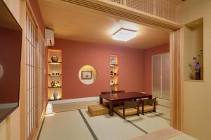 Hotel Amaterrace Nippombashi-higashi - Room Types and Capacity