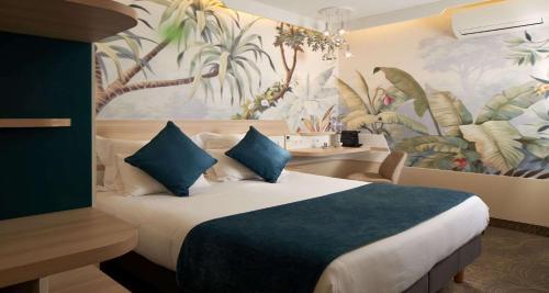 Hotel Apolonia Paris Montmartre; Sure Hotel Collection by Best Western - Points About Your Stay