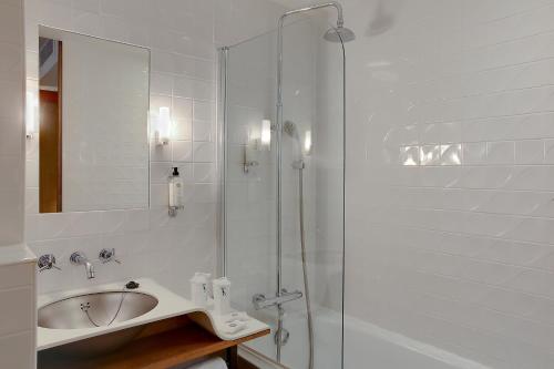 Hotel Aulivia Opera - Points About Your Stay