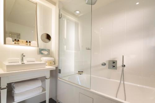 Hotel Baume - Points About Your Stay