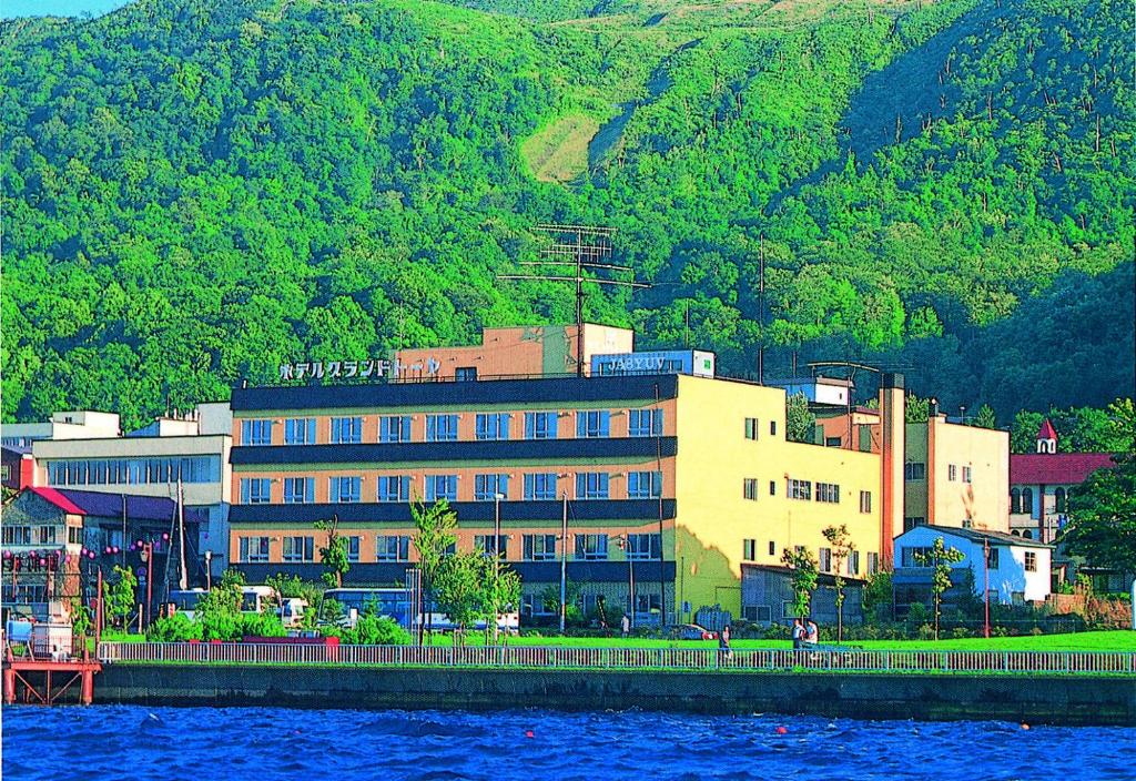 Hotel Grand Toya Review