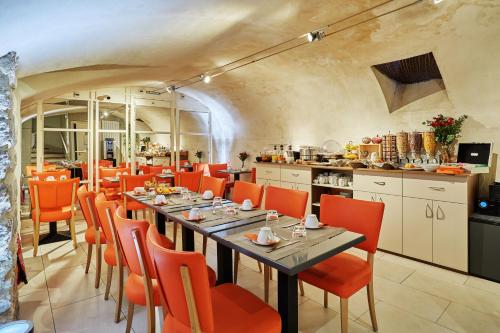 Hotel Le Relais Saint Charles - Points About Your Stay