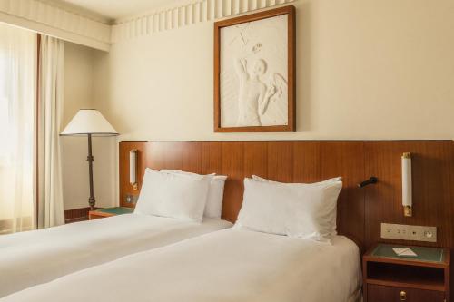 Hotel of the Great Travelers - Points About Your Stay