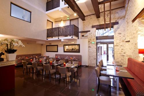 Hotel The Crazy Herbs - Accommodations and Amenities