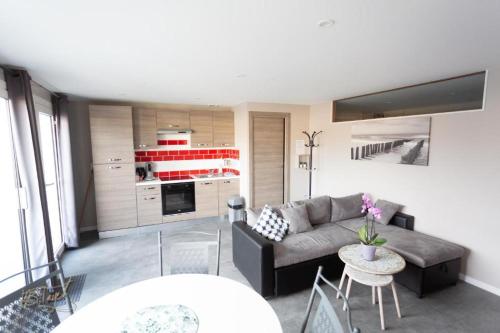 Hotel the Pool - Points About Your Stay