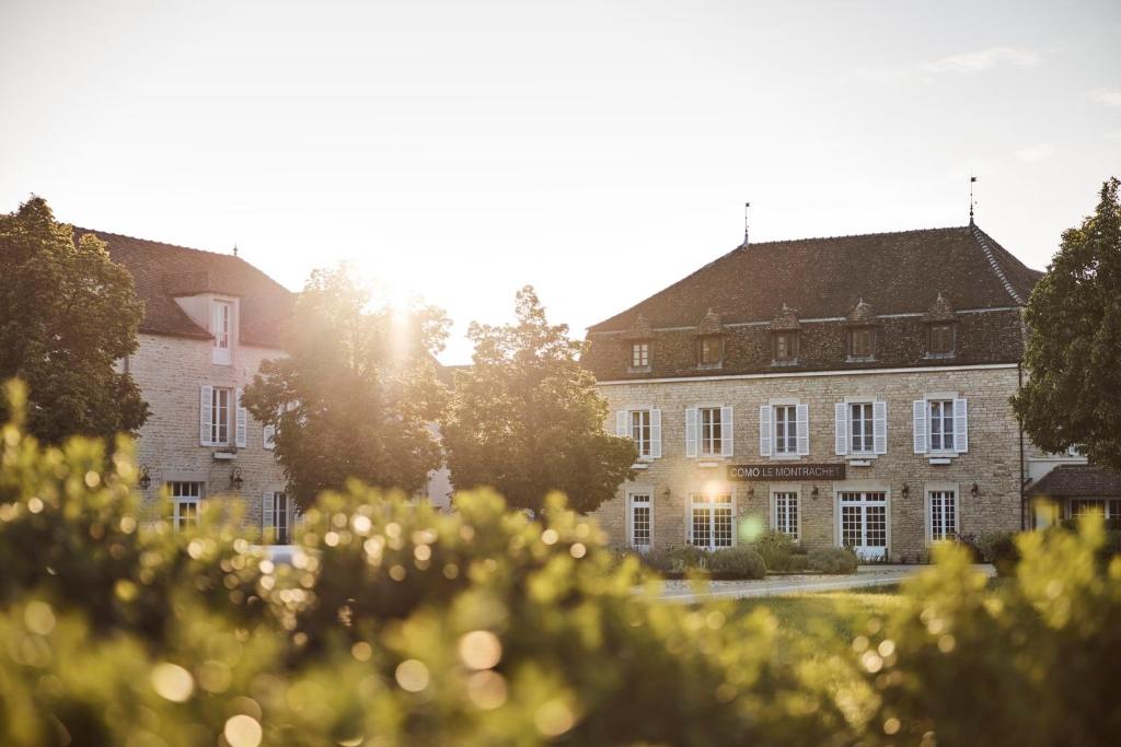 HOW Le Montrachet - Points About Your Stay