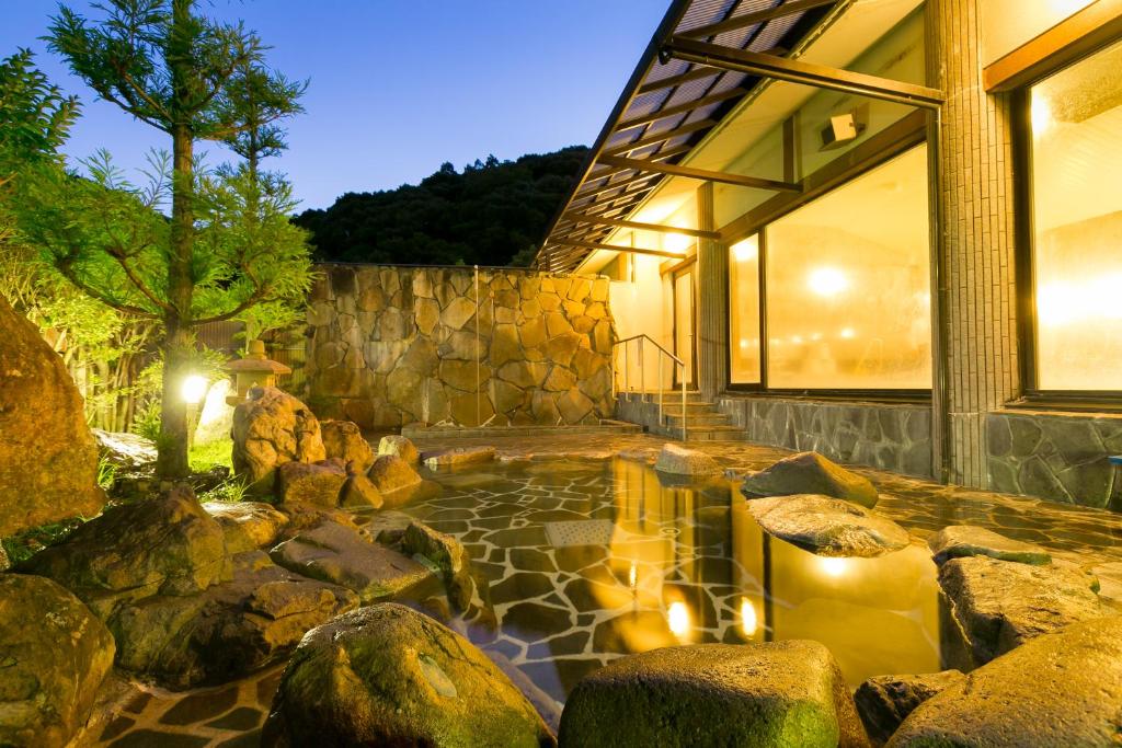 3 Amazing Places to Stay in Shimonoseki
