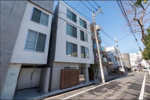 Japan House Nishishinjuku B - Location and Nearby Attractions