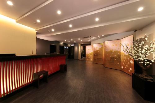 Kuromon Crystal Hotel - Amenities and Facilities