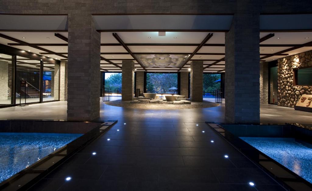 Lake Shikotsu Tsuruga Resort Spa Mizu No Uta Review