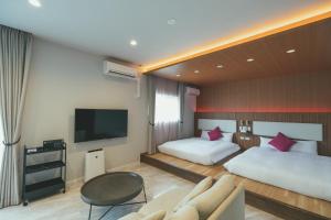 Liberated HOTEL Harukichi Kaichi Review