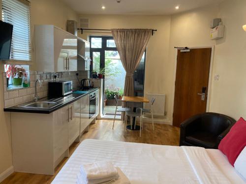 Lyall Apartment Hotel - Good To Know
