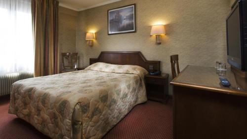 Meslay Republic Hotel - Points About Your Stay