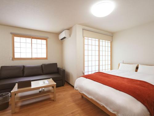 Miyoshi House Good Three Hues - Good To Know