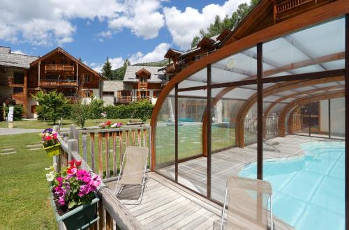 Néméa Residence LAdret - Property Overview and Location