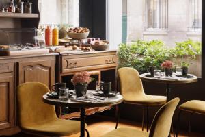 New Hotel Republique - Ex Alberts Hotel - Points About Your Stay