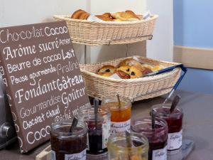 Noemys Toulon La Valette - Hotel Restaurant With Swimming Pool - Points About Your Stay