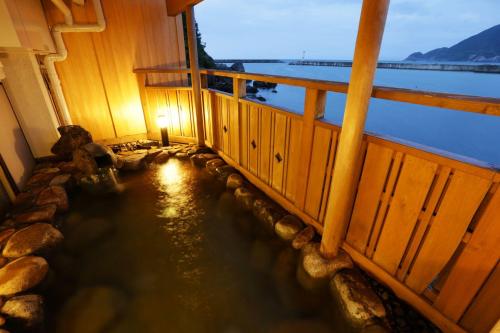 Okukinosaki Seaside Hotel - Hotel Overview and Location