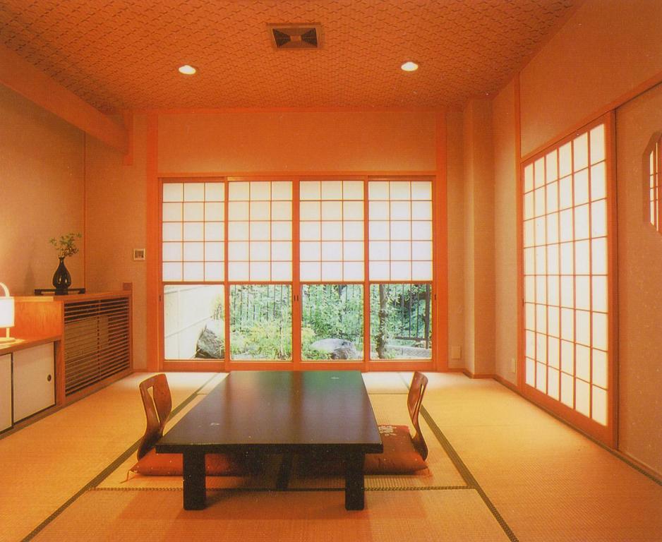 Staying in Kaizuka? Here’s Our Top 3 Hotel Picks