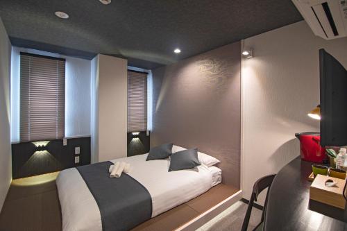 Osaka Bay Floating Hotel - Accommodation Details
