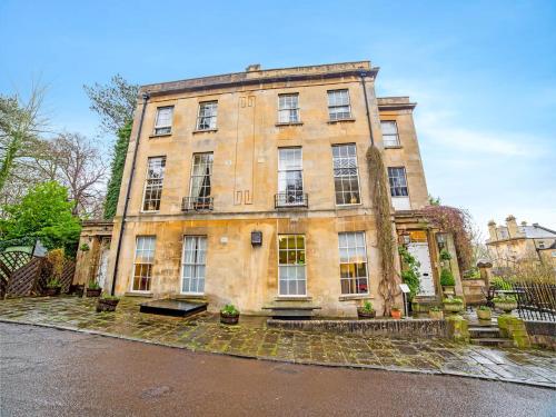 OYO Bailbrook Lodge, Bath - Good To Know
