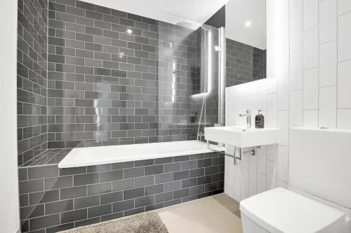 Pass the Keys Central ApartmentViewsParking - Good To Know