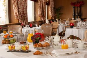 Pavillon Henri IV Hotel Restaurant Gastronomique Terrasse - Points About Your Stay