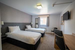 Pendulum Hotel - Good To Know