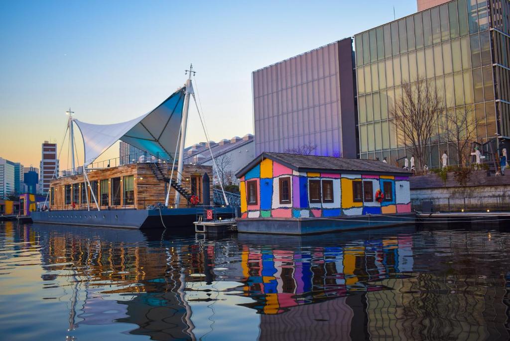 PETALS TOKYO – Floating Hotel Review