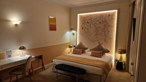 Princess Caroline - Points About Your Stay