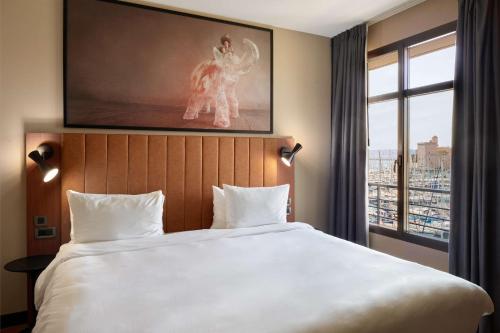 Radisson Blu Hotel Marseille Vieux Port - Points About Your Stay
