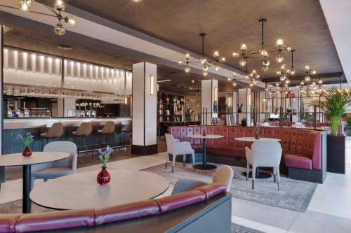 Radisson Hotel and Conference Centre London Heathrow - Good To Know