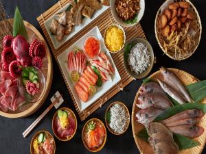 REF Kanku-Izumisano by VESSEL HOTELS - Dining and Breakfast Options