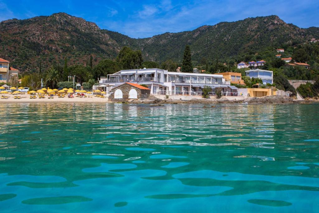Roc Hotel - 4-Star Hotel With Feet in the Water - Points About Your Stay