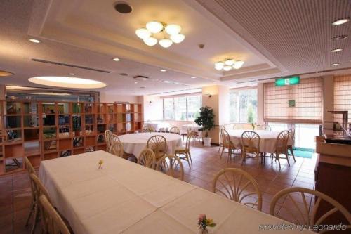 Shin Osaka Station Hotel Annex - Accommodations and Amenities