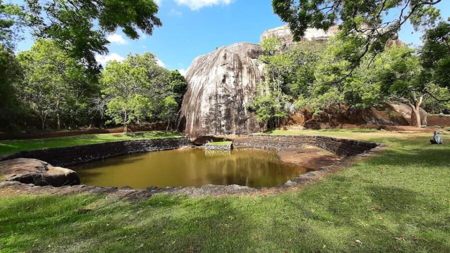 Sigiriya & Polonnaruwa: Private Day Tour From Colombo