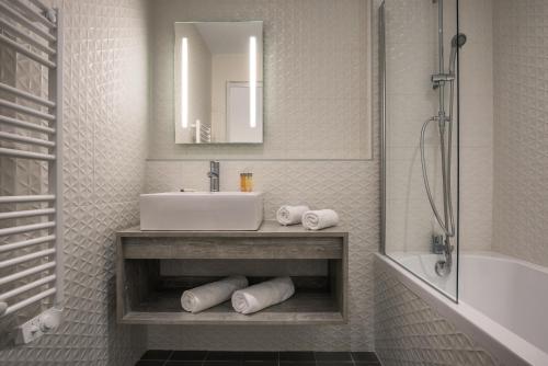 SOWELL HOTELS The Knights - Points About Your Stay