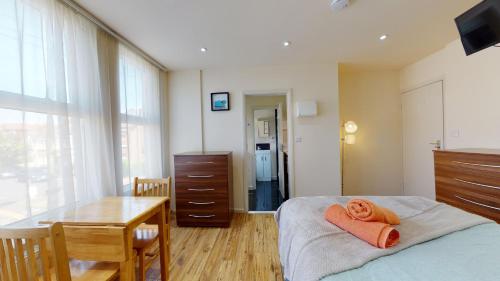 Studio 20 Ash - Good To Know