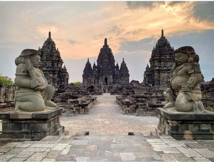 Sunrise Setumbu, Borobudur & Prambanan All In