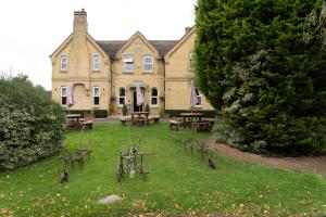 The Finch Hatton Arms - Good To Know
