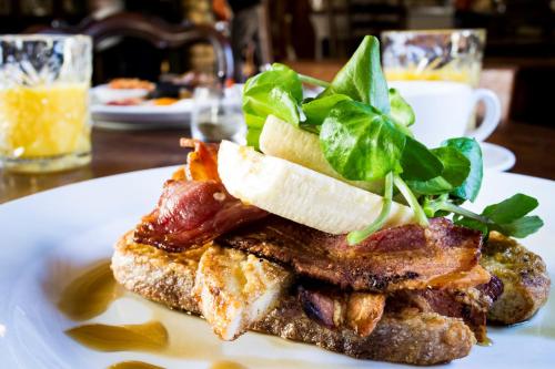 The Fox and Hounds - Good To Know