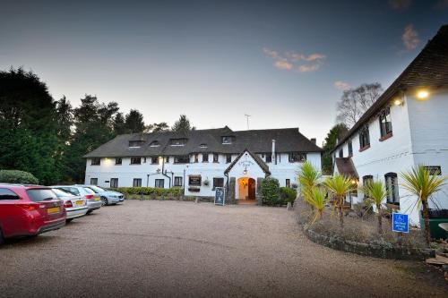 The Roundabout Hotel - Good To Know