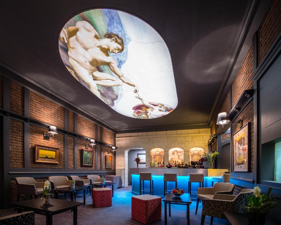 The Terrace - Points About Your Stay