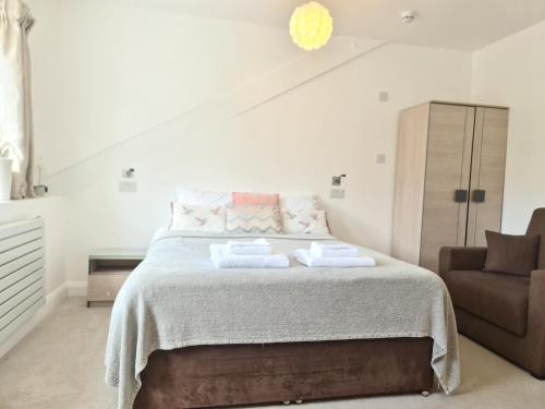 Torland Seafront Hotel - Free Parking, Wi-Fi, All Rooms En-Suite - Good To Know