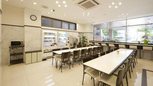 Toyoko Inn Tokyo Tameike-sanno Station Kantei Minami - Amenities and Services